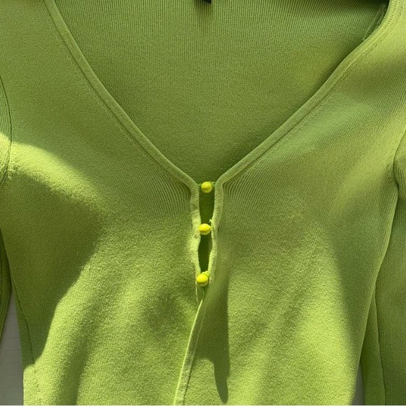 Express Cardigan Body Contour - Picture 4 of 4